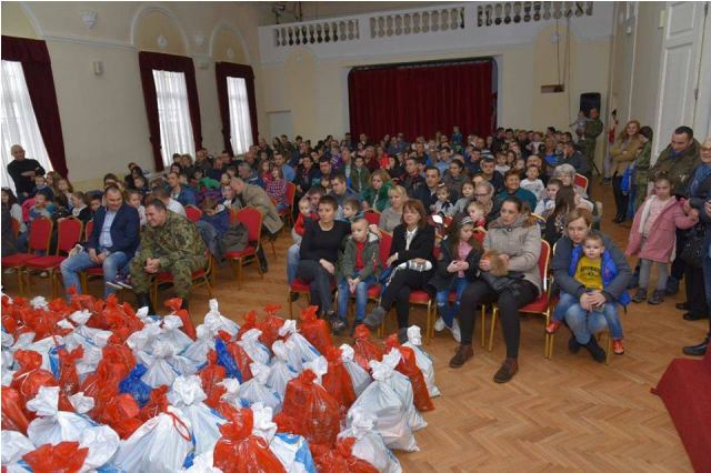 2018 12 25 PODELA PAKETICA VRANJE 1