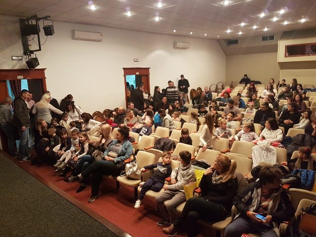 2018 12 29 PODELA PAKETICA KRUSEVAC 1