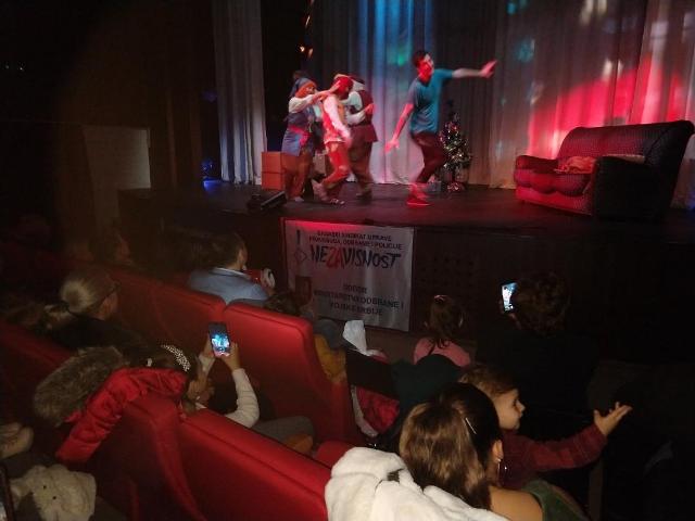 2019 12 27 PODELA PAKETICA VRANJE BUJANOVAC 1