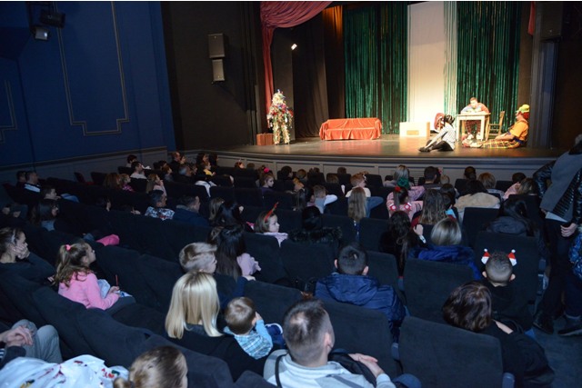 2019 12 28 PODELA PAKETICA KRUSEVAC 1