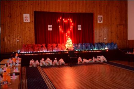 OB99995 25.12.2015.g. Podela paketica u odboru Vranje